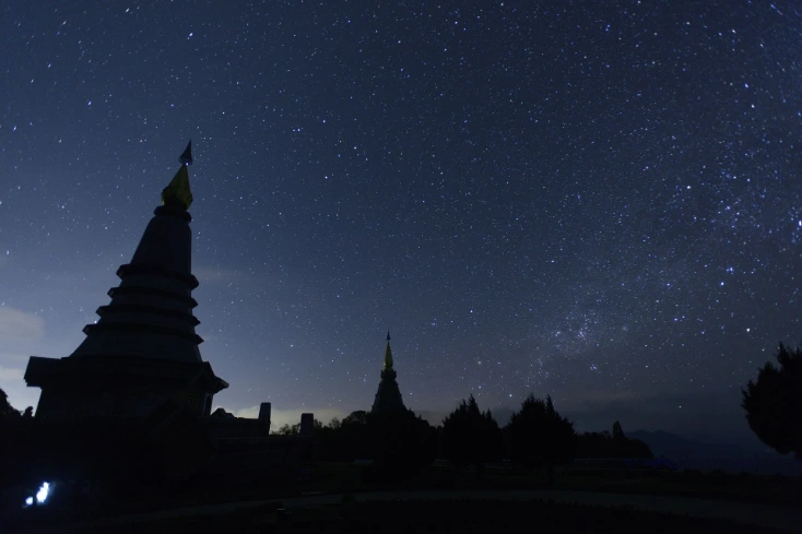 พระมหาธาตุนภเมทนีดล นภพลภูมิสิริ